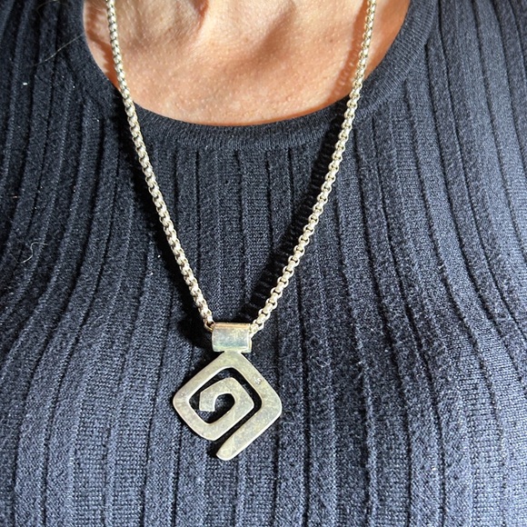 Silpada unique shape Necklace with Spiral Pendant - Picture 4 of 5